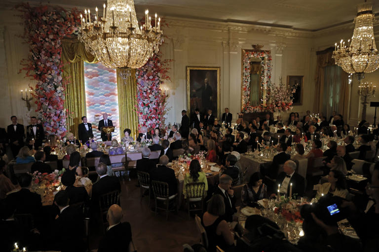 Biden hosts state dinner for Japanese PM, with Clintons and Jeff Bezos ...