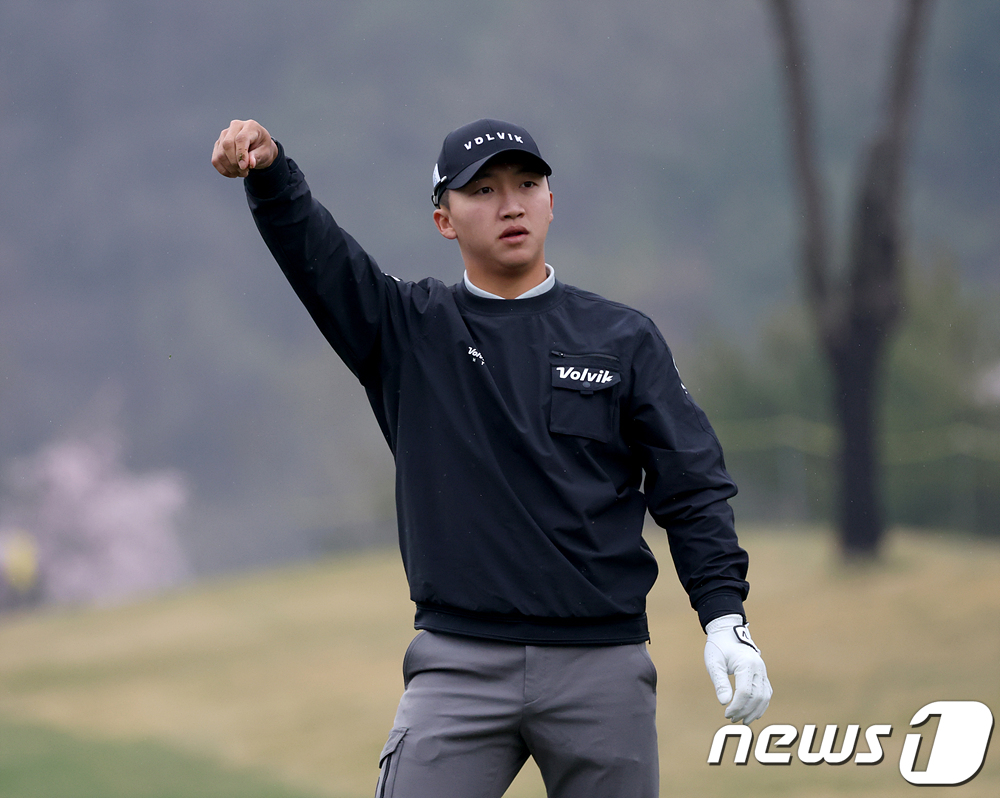 '스크린 골프 황제' 김홍택, gs칼텍스 매경오픈서 연장 끝에 역전 우승