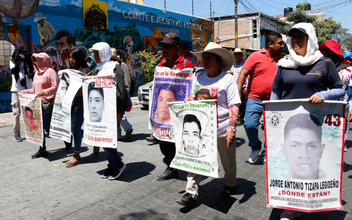 amlo dice que ejército ya entregó toda la información de desaparición de 43 de ayotzinapa