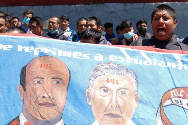 amlo promete reunión con padres de normalistas de ayotzinapa luego de elecciones; familiares alistan jornada de protestas