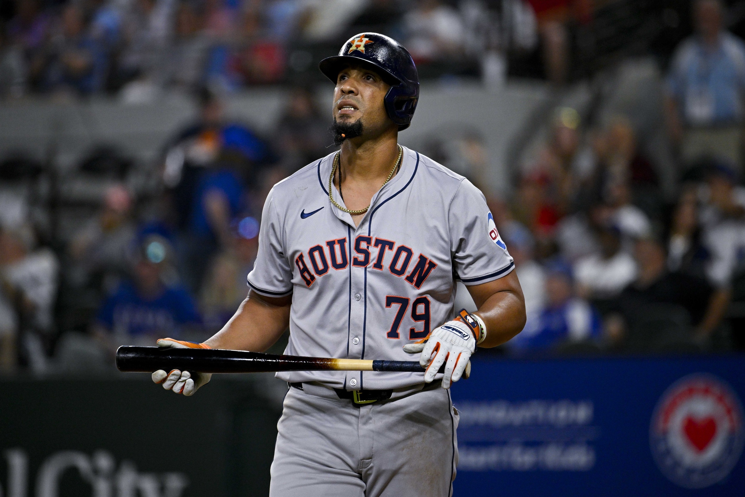 don't expect astros' jose abreu to break out of slump anytime soon
