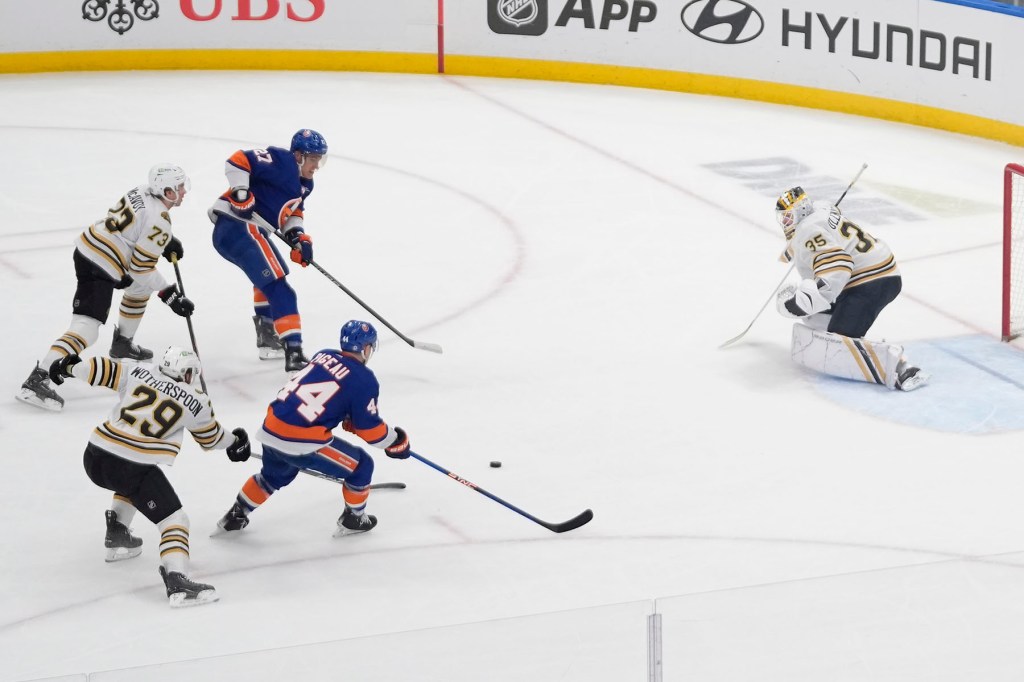 The Islanders Are Protecting Leads With An Anti-Roy, Lambert-era Style ...