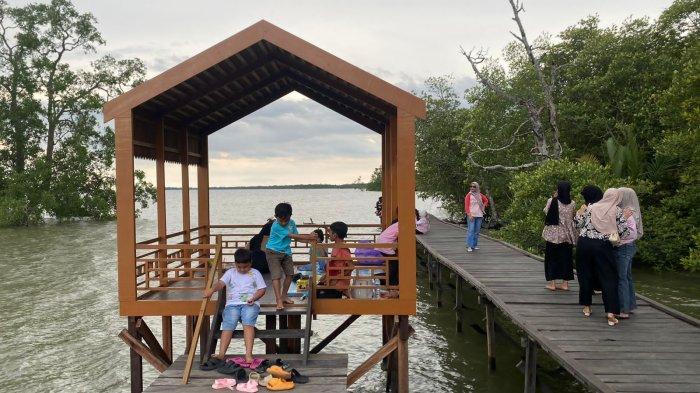 8 rekomendasi tempat wisata baru di kalsel untuk libur lebaran 2024,borneo beach hingga main kano