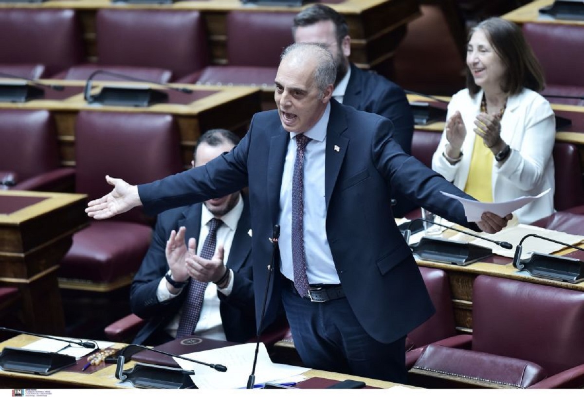 βελόπουλος: «είστε η κυβέρνηση όχι των αρίστων αλλά των αχρήστων»
