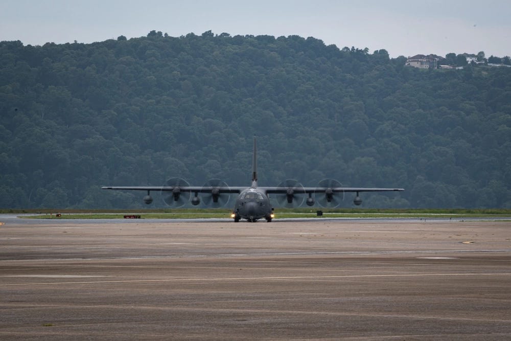 Take a look at the workhorse C-130 cargo plane that the US Air Force is ...