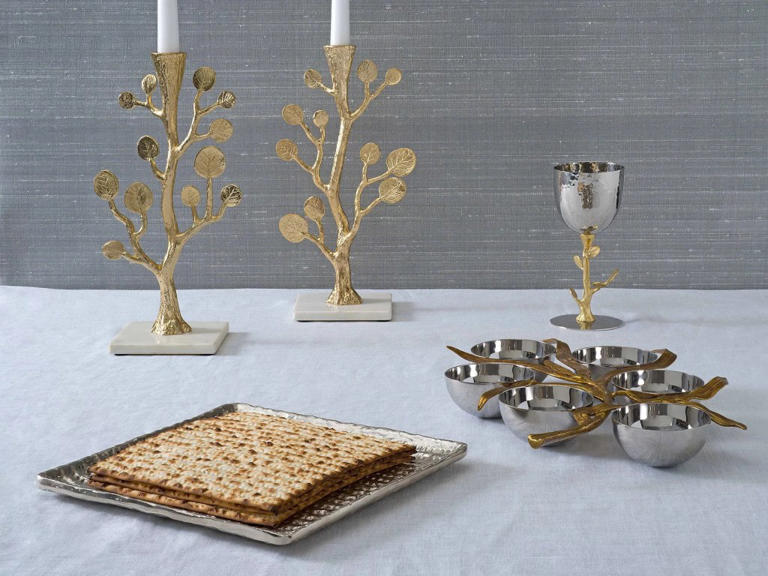 The 26+ Passover Gifts to Bring to Seder Dinner This Year