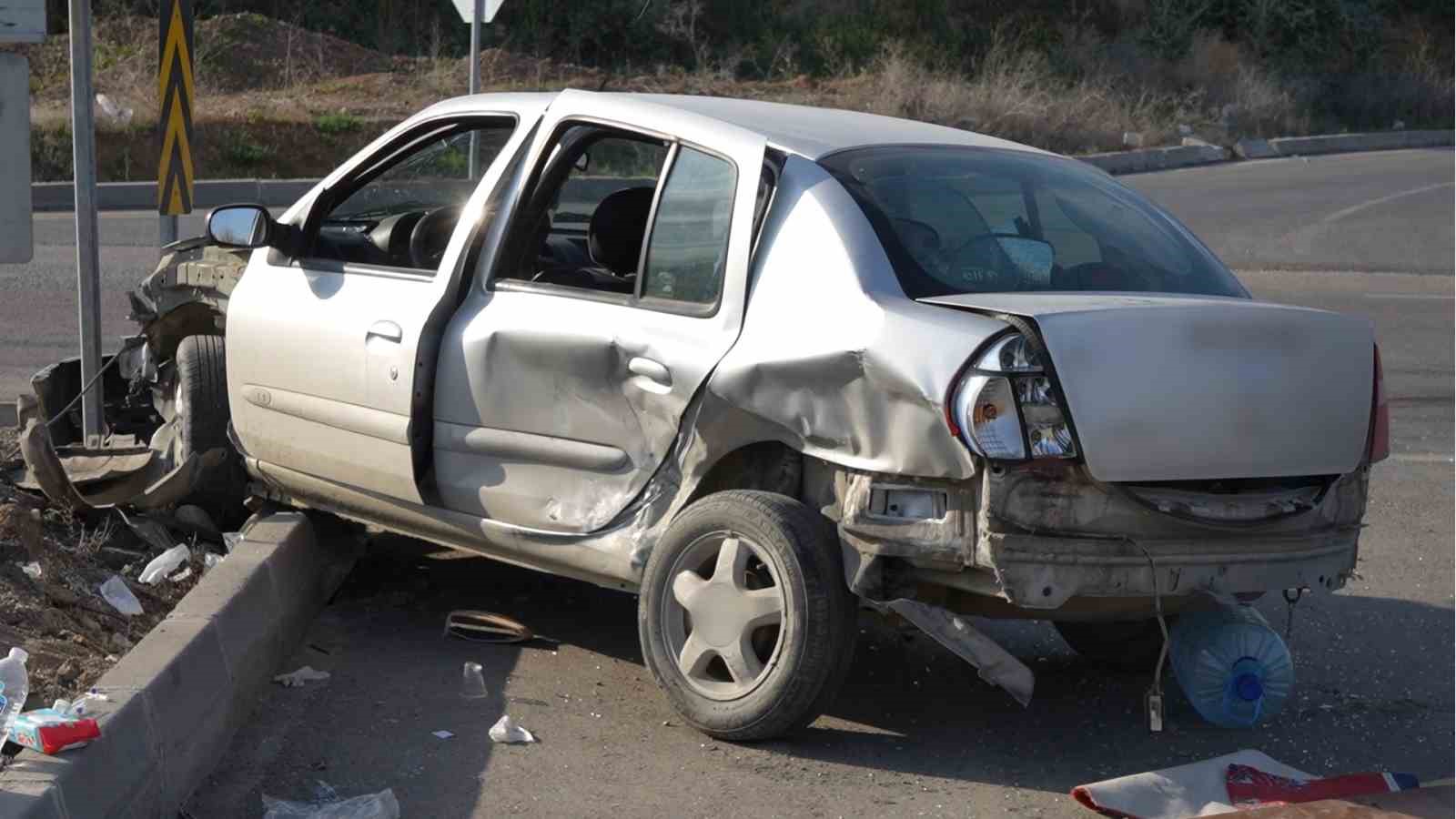 kırıkkale’de iki otomobil çarpıştı, aynı aileden 4 kişi yaralandı
