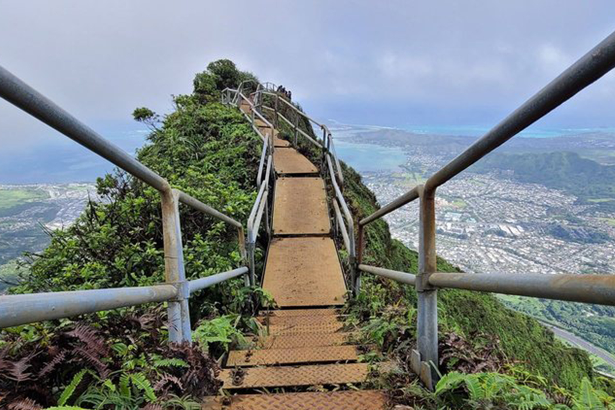 Hawaii's Notorious Haiku Stairs, The 'Stairway To Heaven,' To Be ...