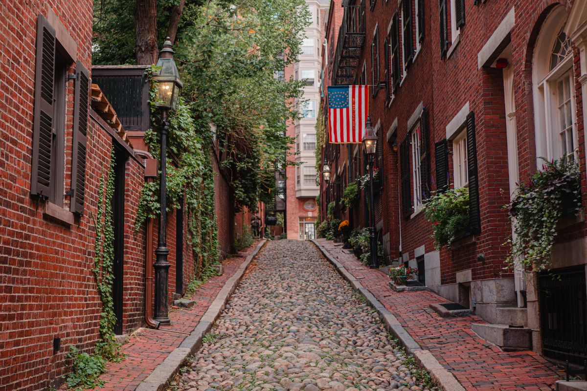 <p>There’s no shortage of history, charm, and unbelievable food in Boston, and it's the perfect place to visit with your girls. Choose to stroll the Freedom Trail or eat your way through the North End (or both), all with plenty of luxury lodging options to wind down after a day spent exploring. </p><p><a class="body-btn-link" href="https://go.redirectingat.com?id=74968X1553576&url=https%3A%2F%2Fwww.tripadvisor.com%2FHotel_Review-g60745-d26176272-Reviews-Raffles_Boston-Boston_Massachusetts.html&sref=https%3A%2F%2Fwww.veranda.com%2Ftravel%2Fweekend-guides%2Fg46628435%2Fbest-places-for-girls-trip-in-usa%2F">Shop Now</a></p>