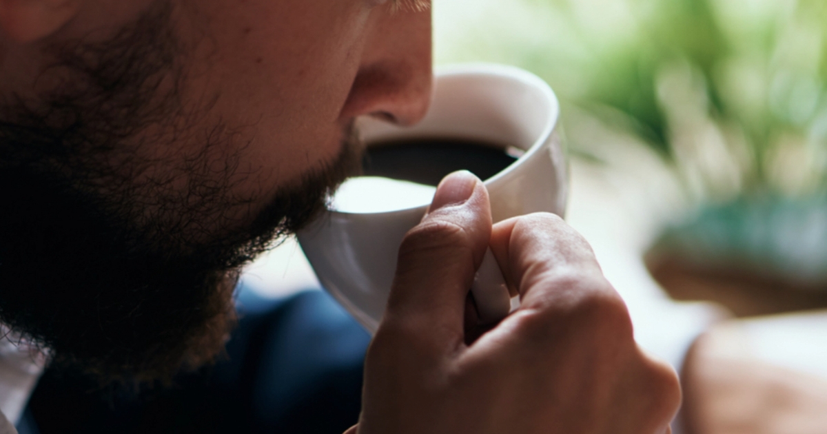 dricker du kaffe precis efter lunch eller middag? det kan ha en oönskad effekt