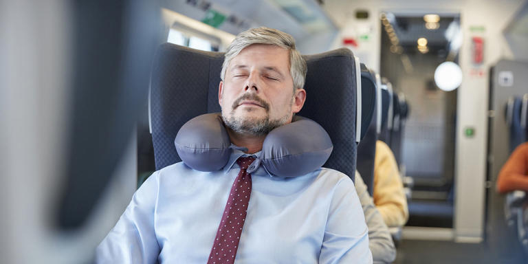 How to find a travel pillow that can actually help you relax — even in the middle seat