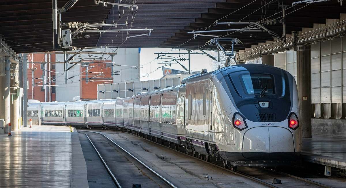 renfe recibe sus primeros trenes avril y talgo culminará su entrega este año