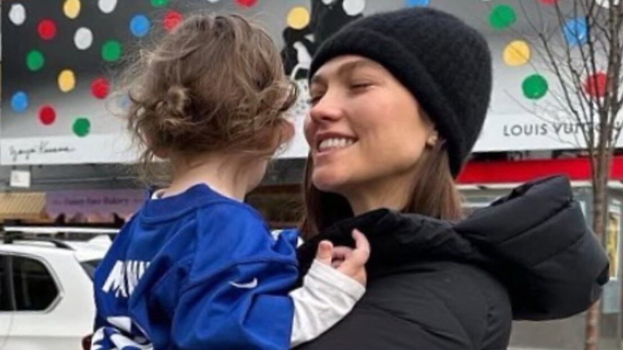 Karlie Kloss Reveals 3-Year-Old Son Levi’s Face For First Time In THIS ...