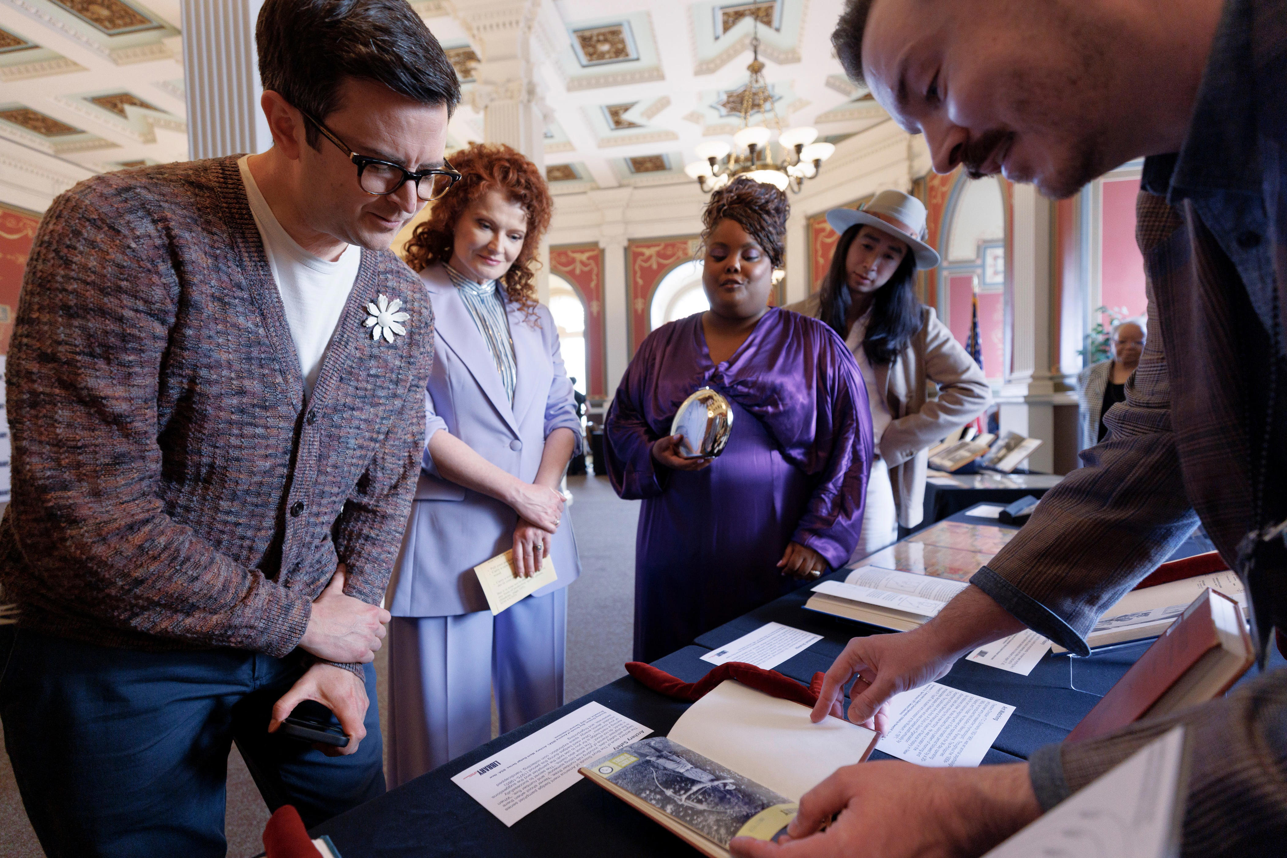 see the cast of 'ghosts' experience their characters' history at the library of congress