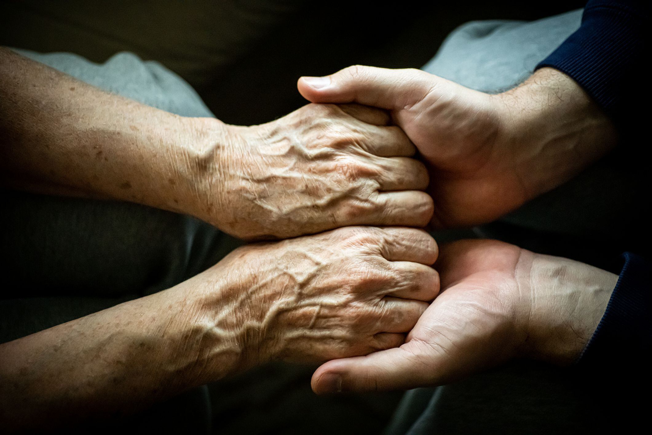 ¿cómo reconocer el ‘síndrome del cuidador’ al estar a cargo de un adulto mayor?