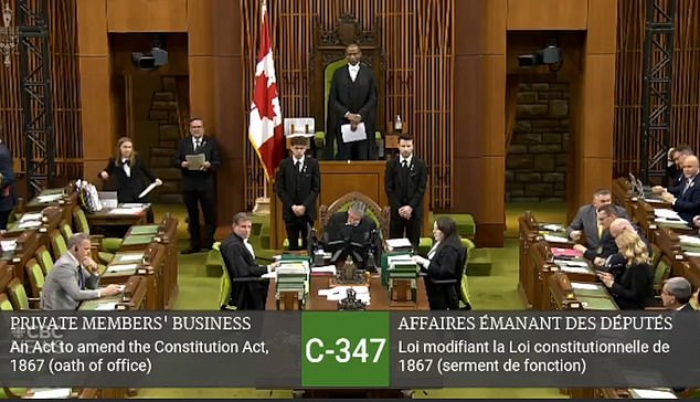 moment canadian parliament breaks out into god save the king after mps vote not to remove oath of allegiance