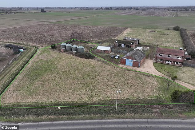 four farm silos listed for £200k and they can be converted to a fabulous family home