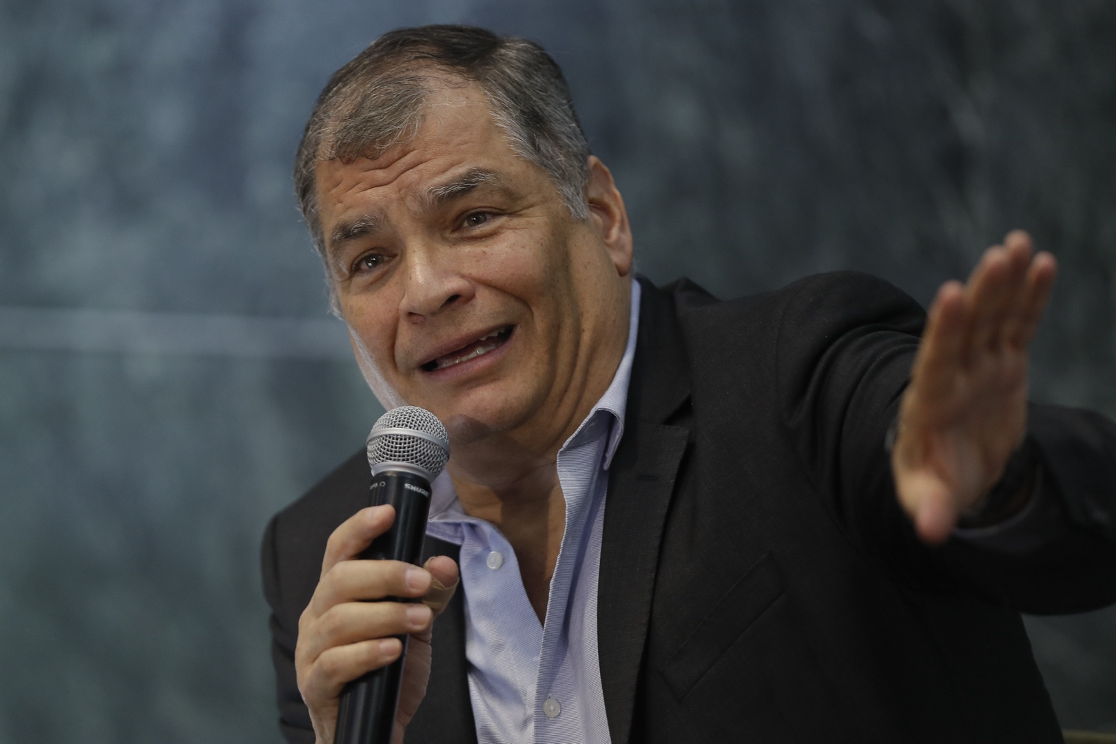 ministra de ecuador denuncia por traición a la patria al expresidente rafael correa