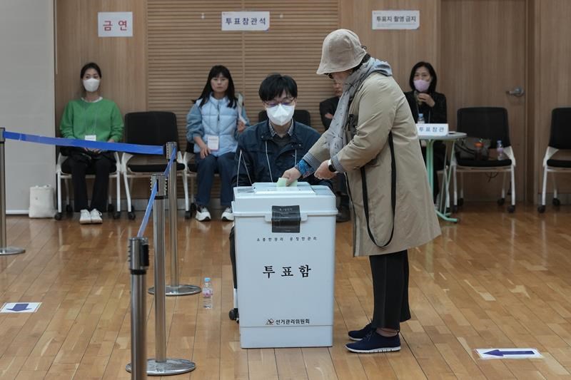 why did yoon's party lose in south korea's elections and what troubles does he face now?