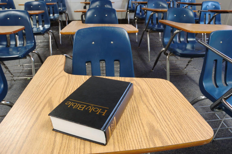 If the school chaplains bill becomes law in July, school districts could decide whether to allow volunteer chaplains. A parent's written consent would be required before a student could meet with a chaplain.