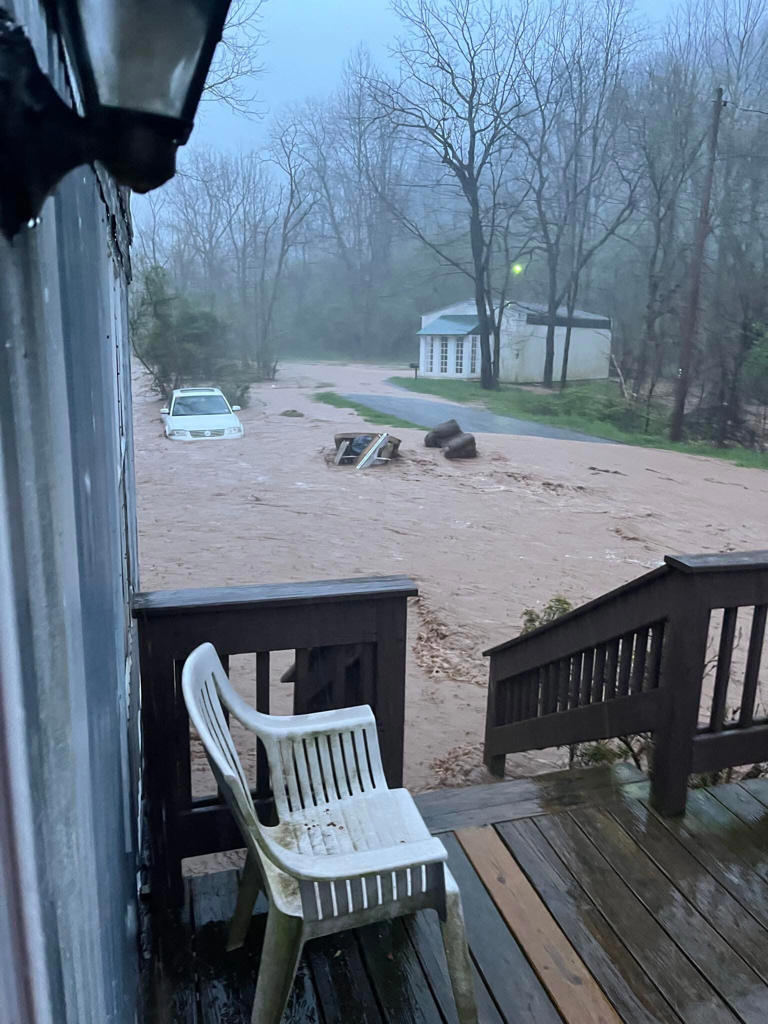 East Salem being evacuated due to flooding