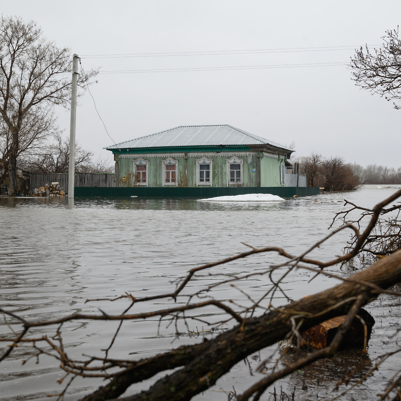 wasser steigt rasch in russlands überschwemmungsgebiet