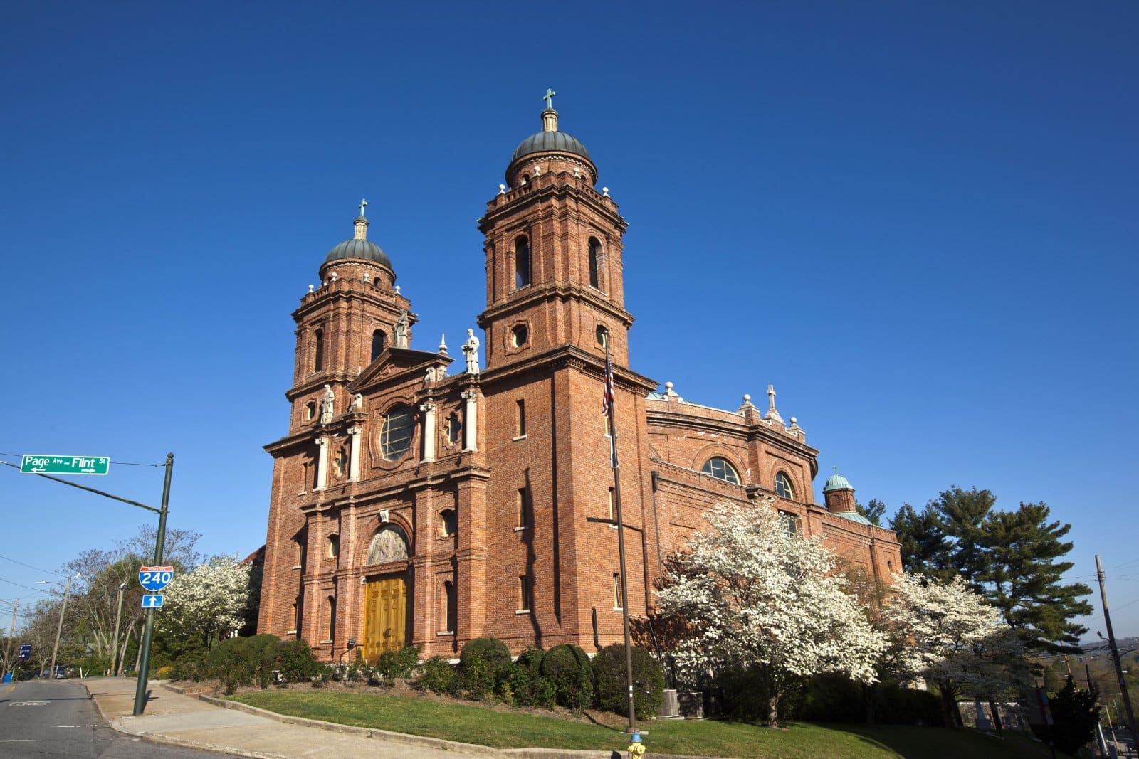 Image Credit: Shutterstock / aceshot1 <p><span>This Asheville basilica boasts one of the largest freestanding elliptical domes in the country, with stunning interior designs that inspire awe and reverence.</span></p>