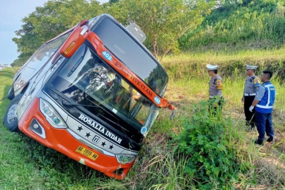 Sopir Bus Rosalia Indah Langsung Ditahan Di Polres Batang Usai Jadi ...