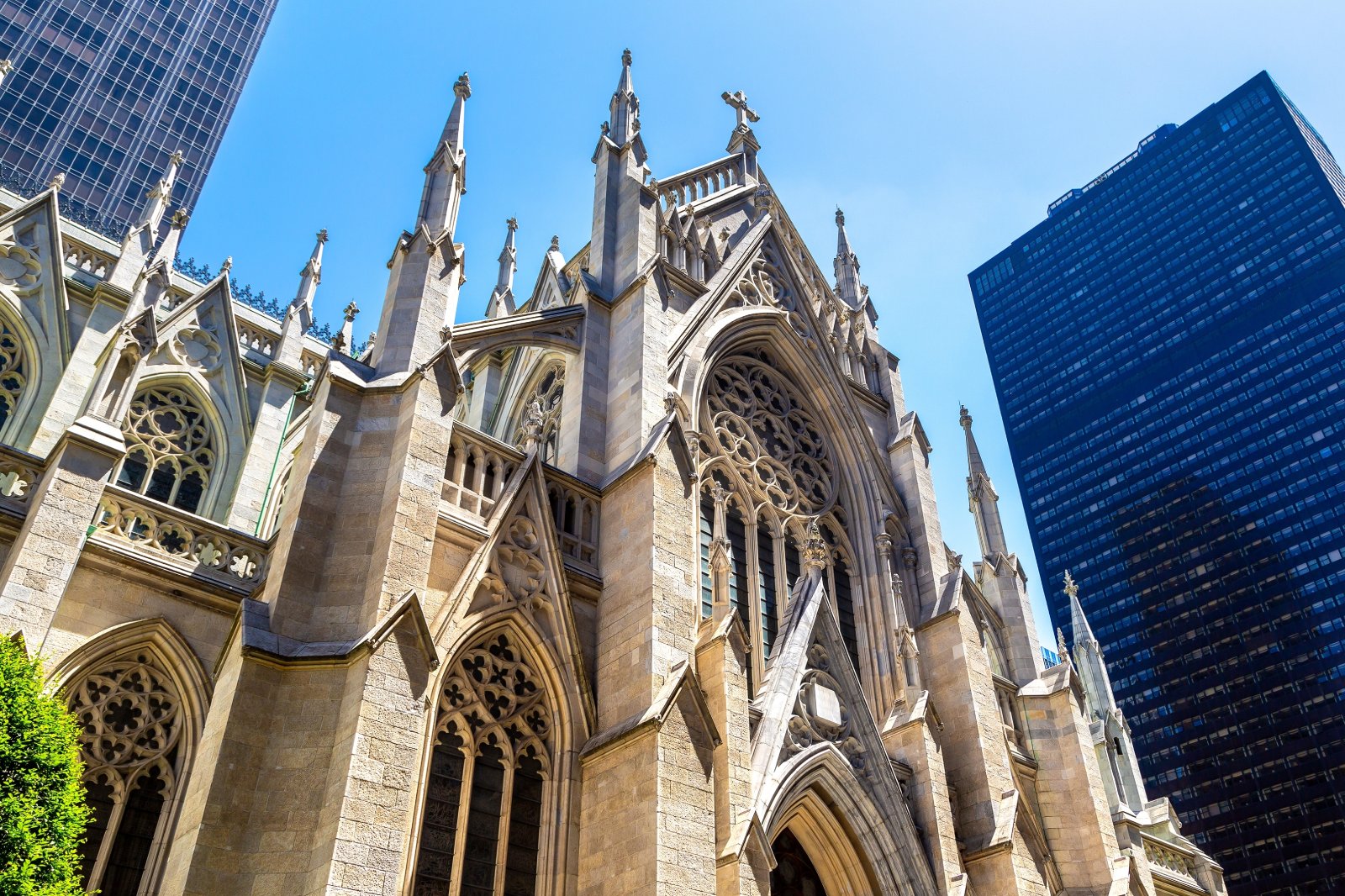 Image Credit: Shutterstock / Sergii Figurnyi <p><span>An iconic symbol of faith amidst the hustle and bustle of New York City, this neo-Gothic cathedral invites visitors to pause, reflect, and find solace.</span></p>