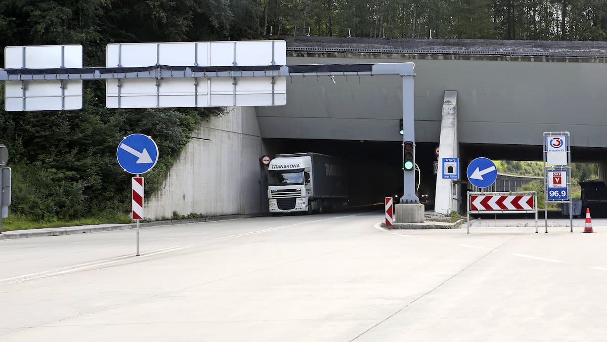 österreicher sperren ab 15. april wichtigen tunnel: droht zusätzlicher stress vor dem gotthard?