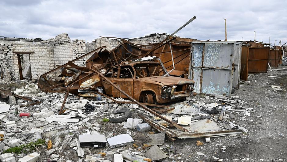 membangun kembali ukraina di saat bom masih berjatuhan