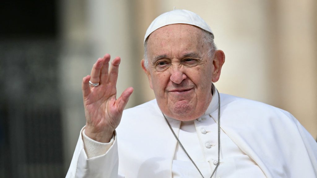 el papa francisco hará la gira más larga de su papado: una prueba para el pontífice de 87 años