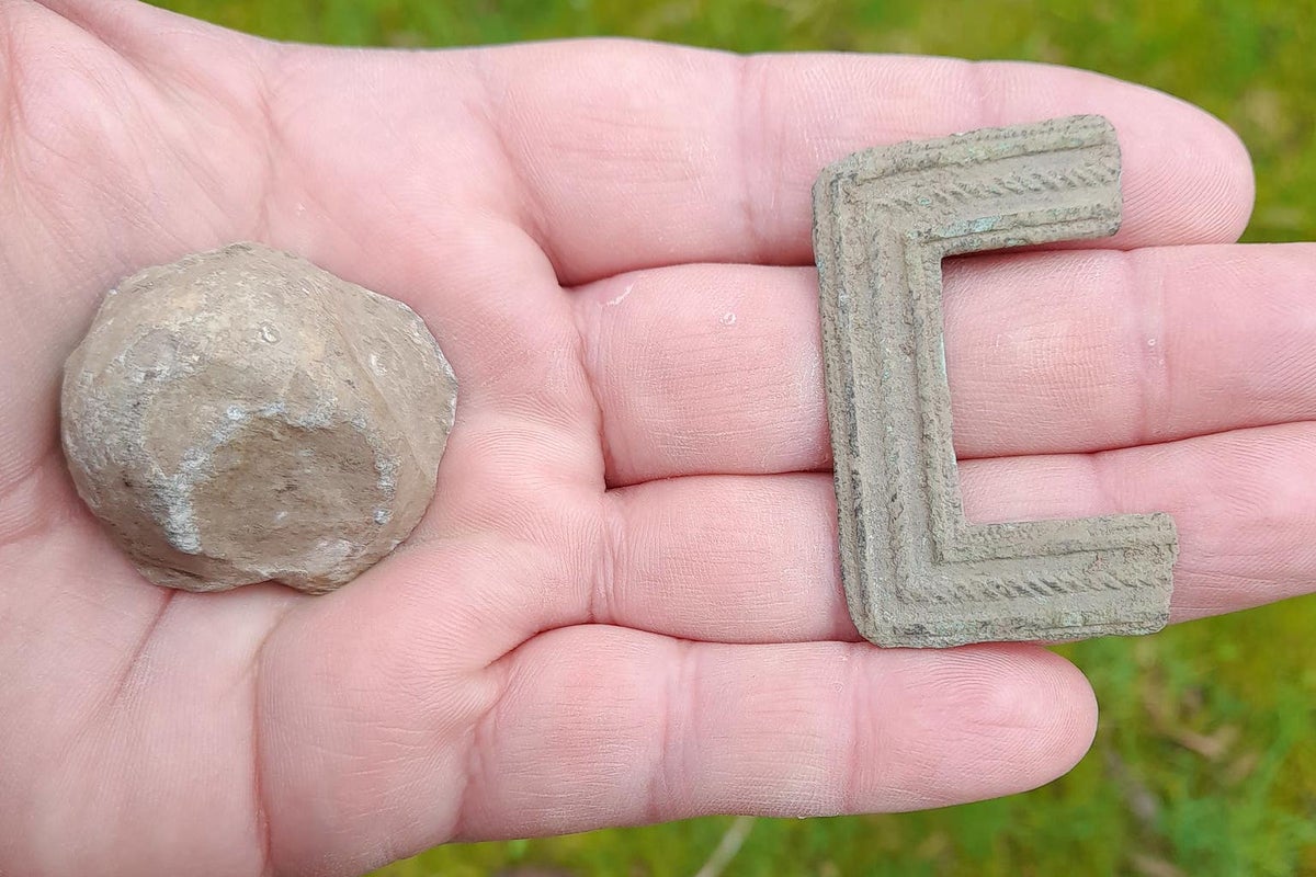 shoe buckle which may have belonged to clan chief among finds at culloden