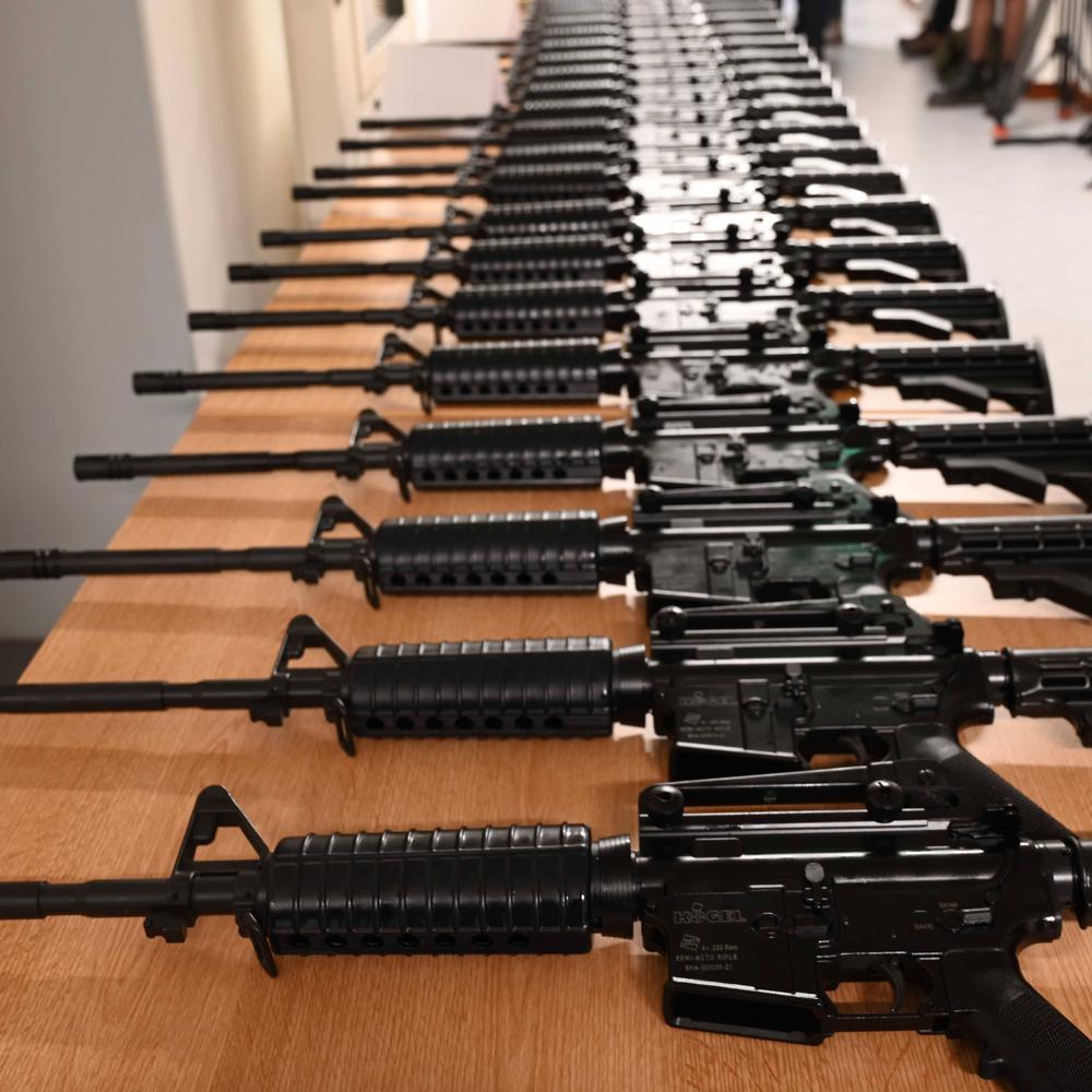 „das ist ein gefährliches kaliber“: vierzig schusswaffen aus güterzug bei hamburg gestohlen – polizei stellte falle