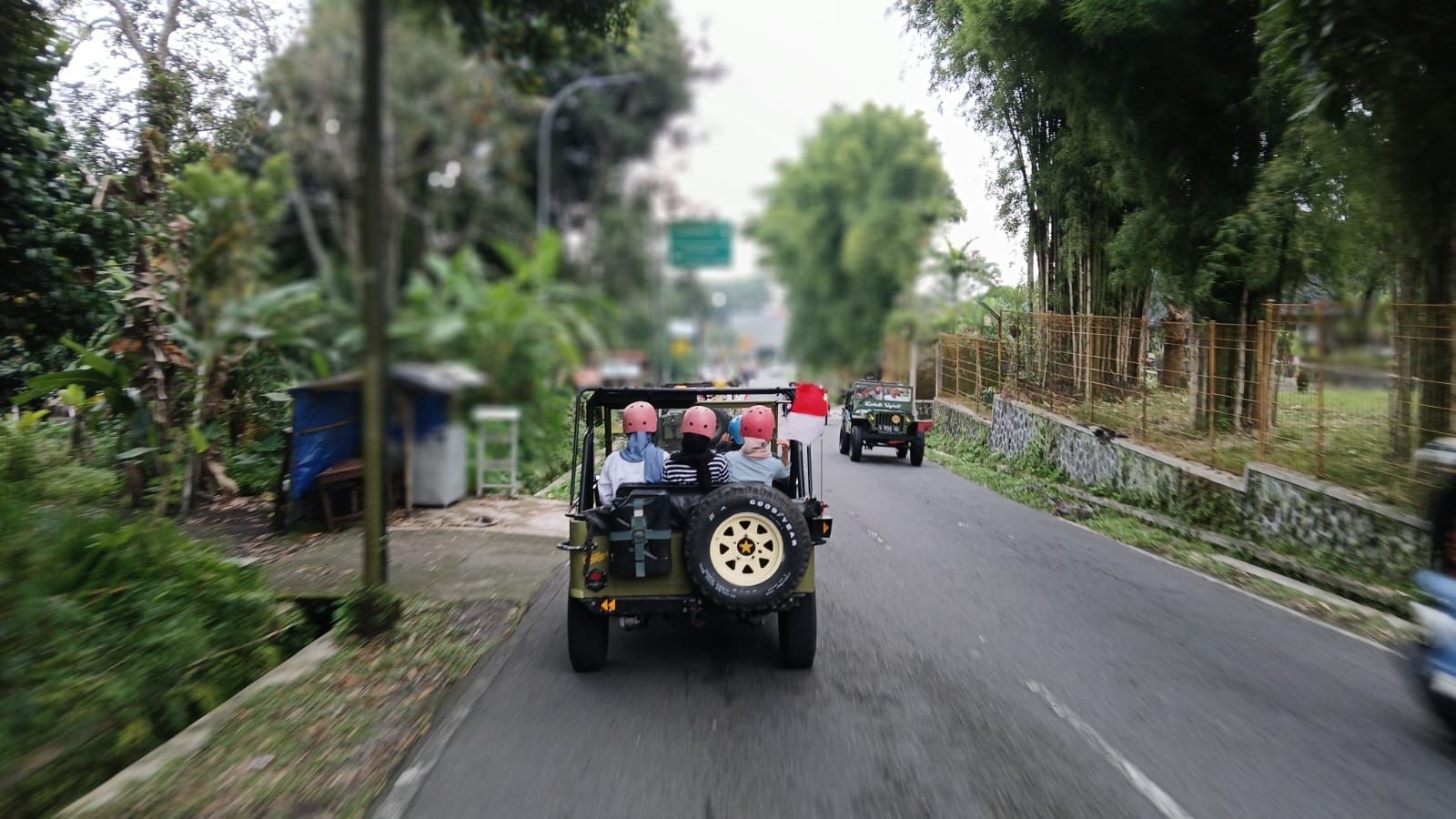 hfd 2024 : off-road tipis tour lava merapi pakai jeep willys