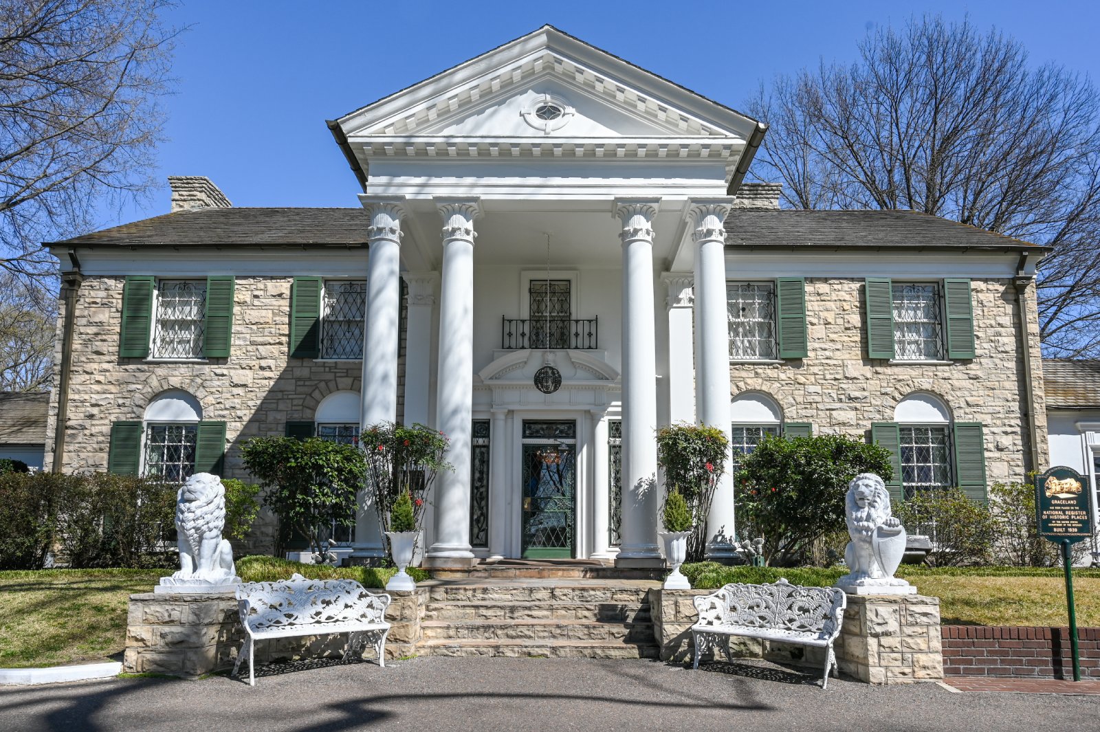 Image Credit: Shutterstock / Rolf_52 <p><span>Located in Gatlinburg, this museum and garden bring the story of Christ to life with realistic wax figures and settings, providing an educational and inspirational experience.</span></p>