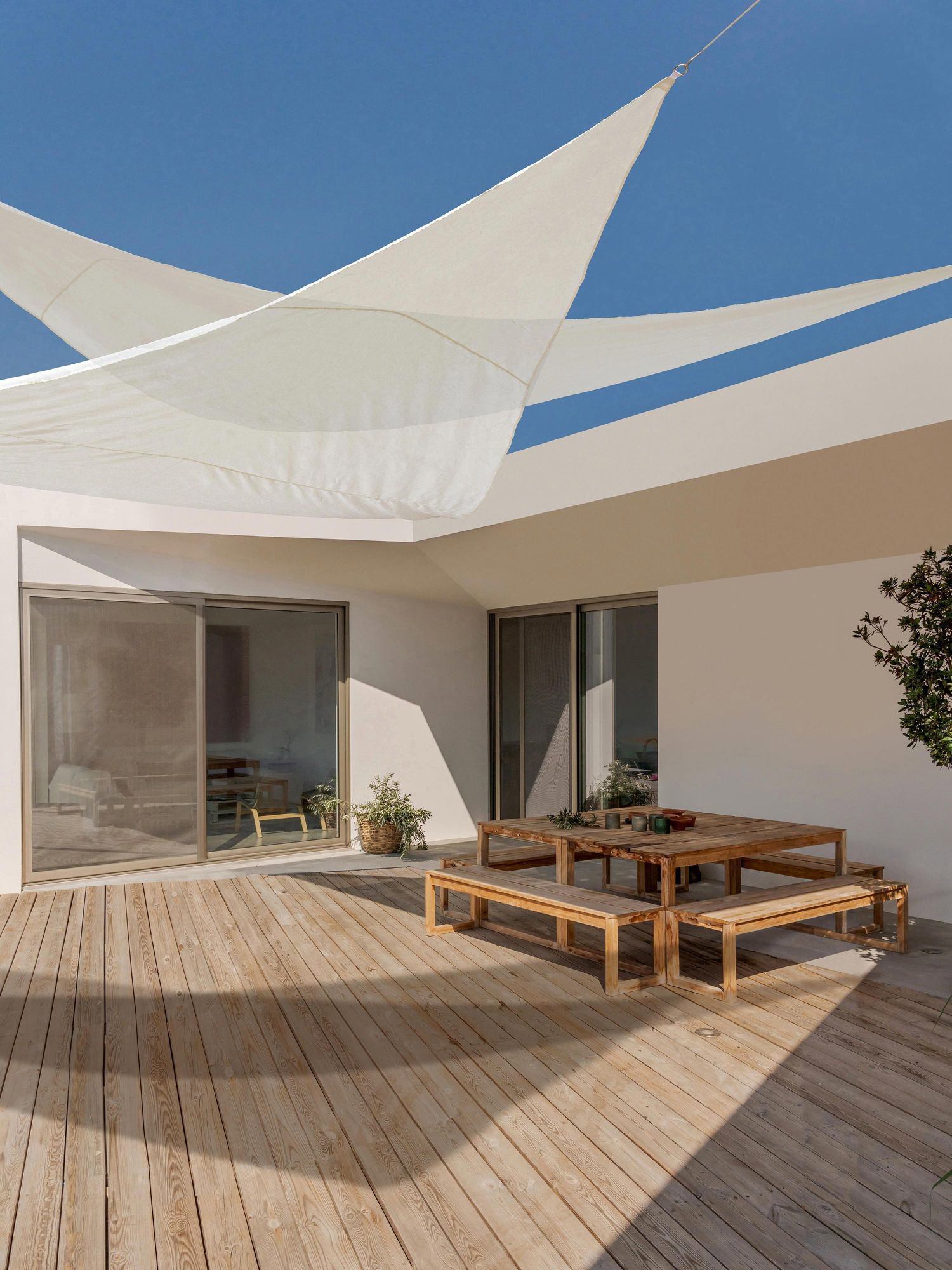 ¡adiós a las sombrillas! esta es la alternativa fácil de instalar y elegante para terrazas y balcones