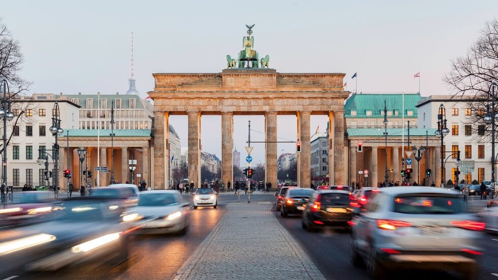 η γερμανία απειλεί να απαγορεύσει την κυκλοφορία αυτοκινήτων τα σαββατοκύριακα