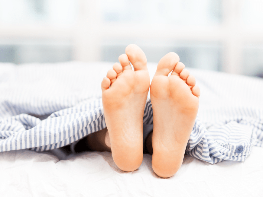 burning-feet-syndrom: ursachen und behandlung