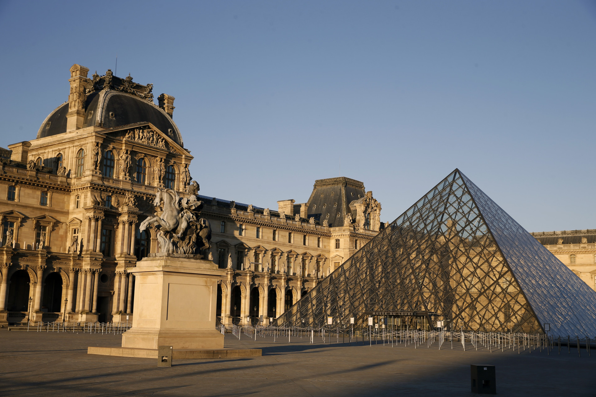 <p>Many of Paris’ tourist attractions have made it a city worth exploring, including the Louvre and the Eiffel Tower.</p><p>You may also like:<a href="https://www.starsinsider.com/n/474572?utm_source=msn.com&utm_medium=display&utm_campaign=referral_description&utm_content=700885en-us"> The most shocking love triangles in world history</a></p>