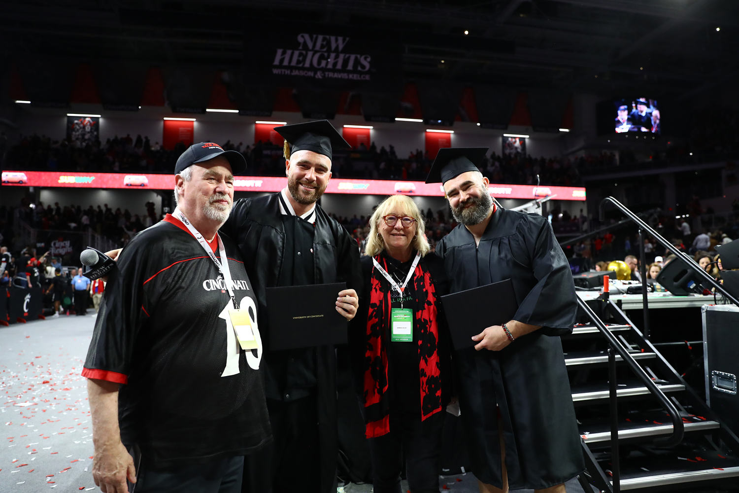 travis kelce graduates college with brother jason