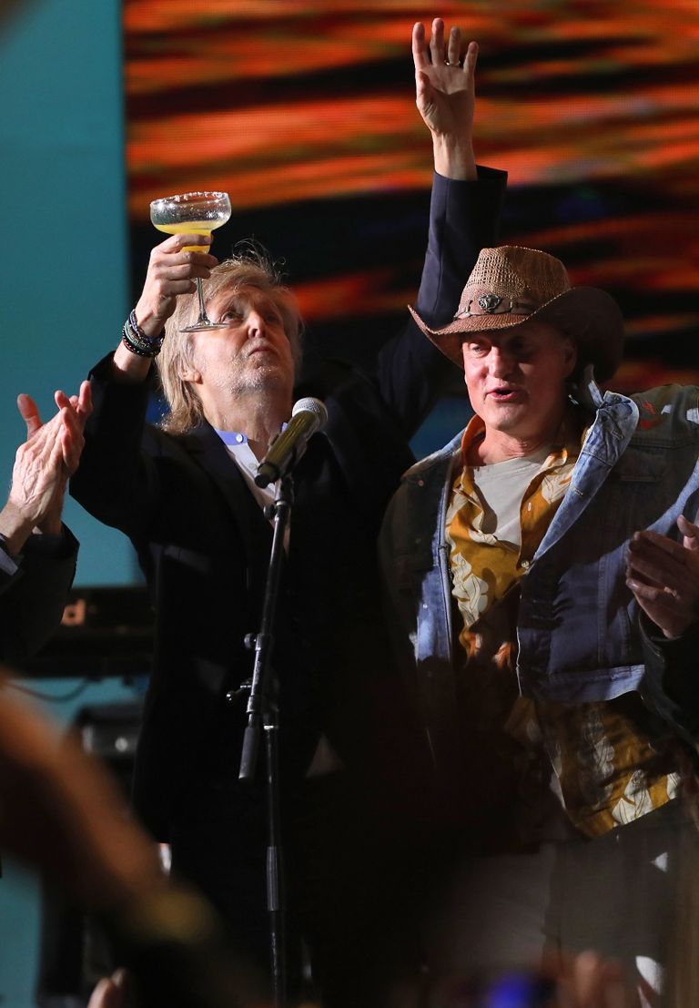 Paul McCartney toasts Jimmy Buffett with a margarita during "Margaritaville."