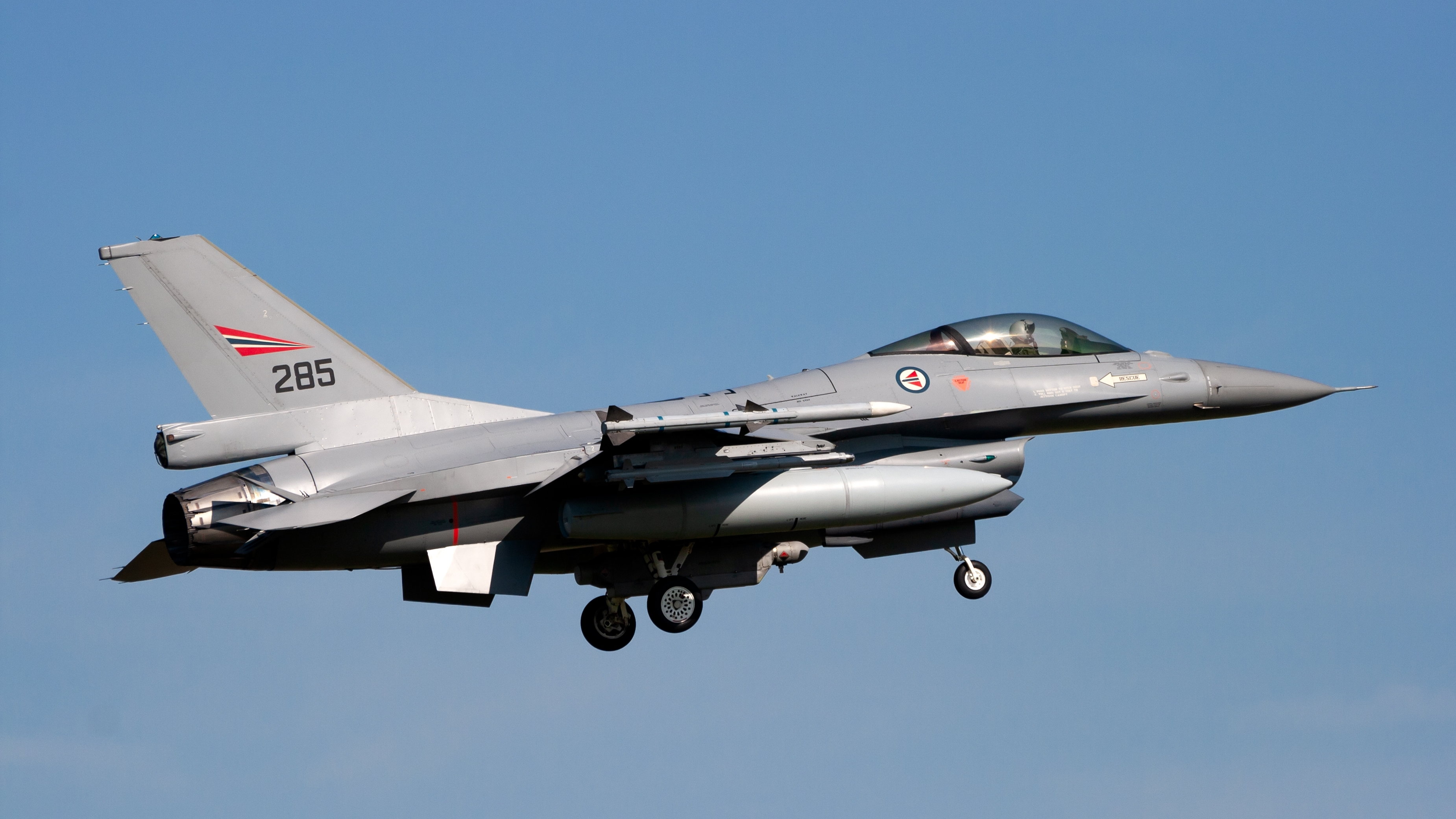 65 maszyn f-16 dla ukrainy. norwegia również przekaże myśliwce
