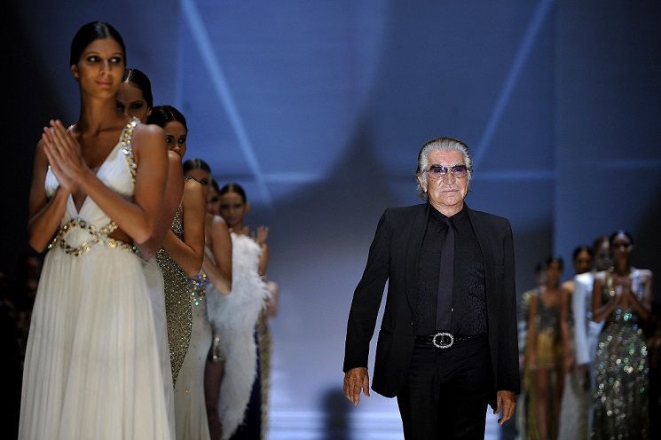 muere el diseñador italiano roberto cavalli, a los 83 años