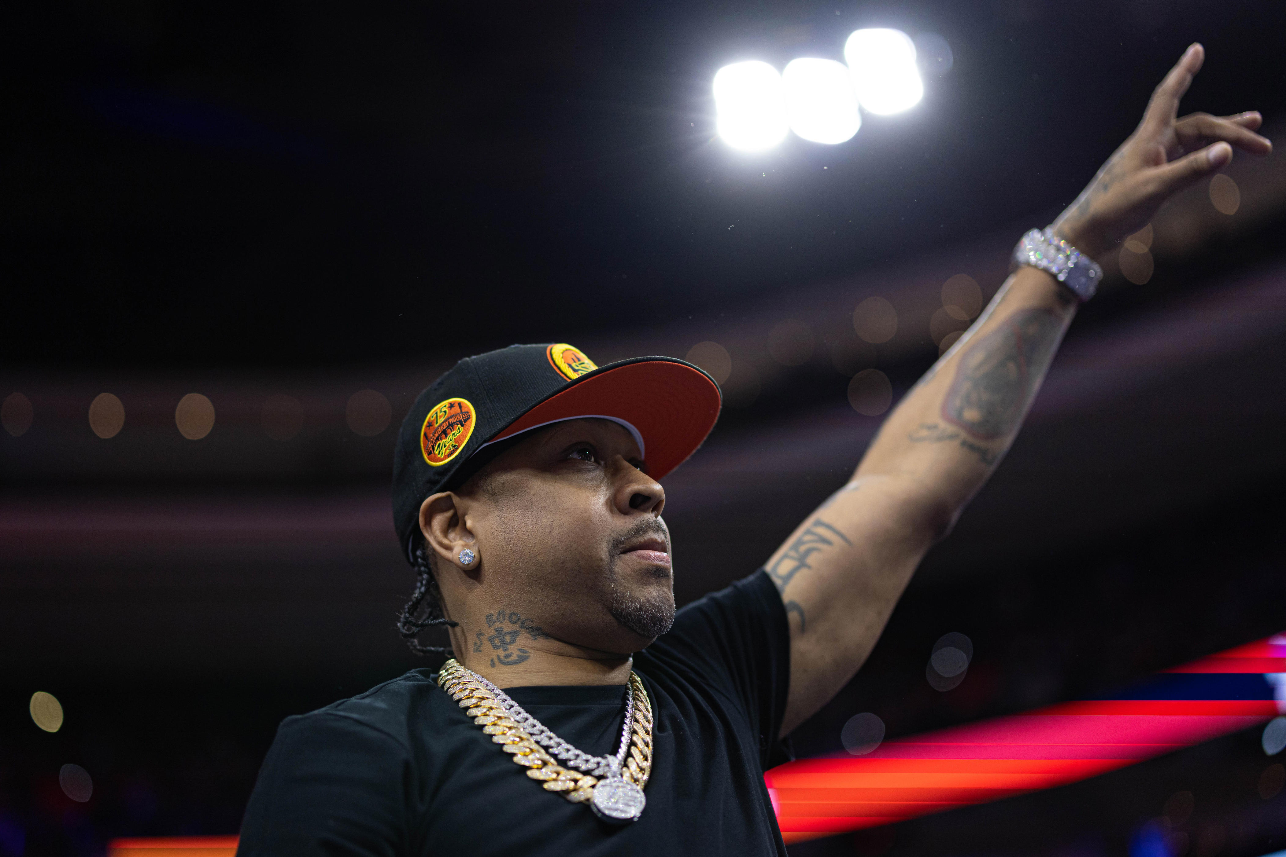 nba fans couldn’t believe how small the 76ers made allen iverson’s statue