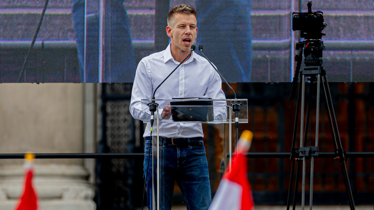 az ellenzék is érzi, magyar péter nem csak a kormányoldalra veszélyes