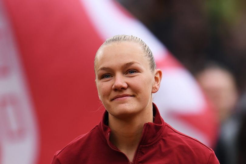 arsenal star frida maanum given return date after worrying conti cup final collapse