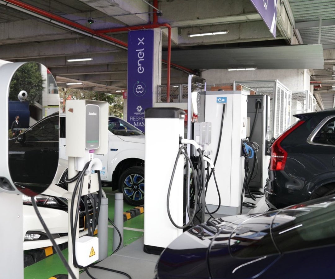 gobierno reglamentó cómo funcionarán estaciones de carga para carros eléctricos