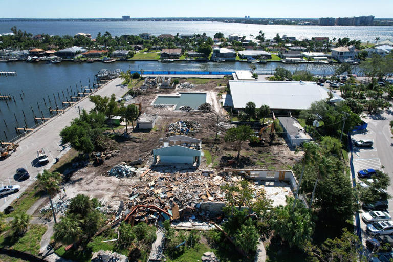 cape coral yacht club demolition