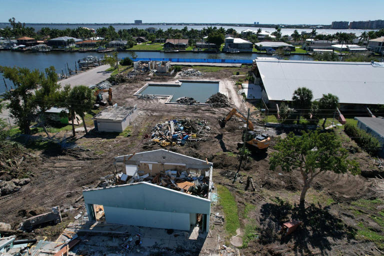 cape coral yacht club demolition